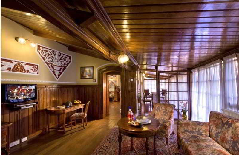 Welcomheritage Fernhills Royal Palace Ooty Exterior photo