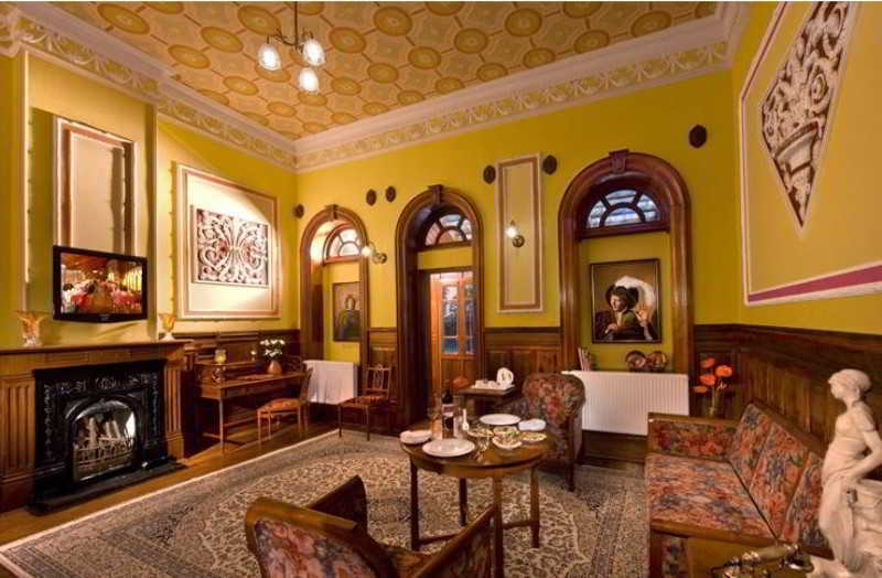 Welcomheritage Fernhills Royal Palace Ooty Exterior photo
